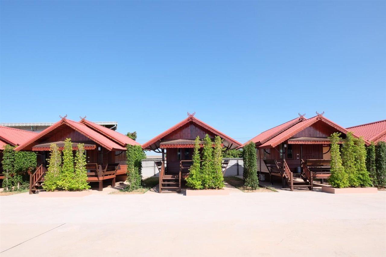 Prakaithong Hotel Amphoe Sawang Daen Din Extérieur photo