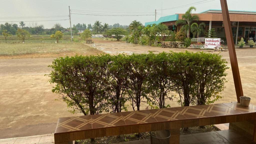 Prakaithong Hotel Amphoe Sawang Daen Din Extérieur photo