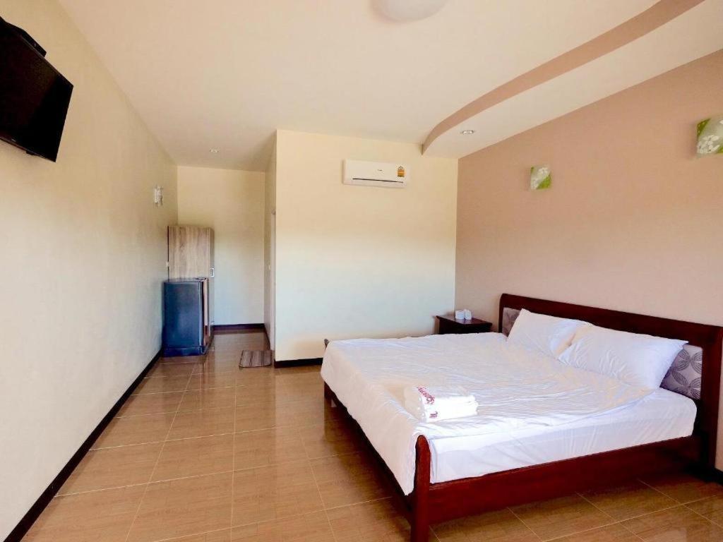 Prakaithong Hotel Amphoe Sawang Daen Din Extérieur photo