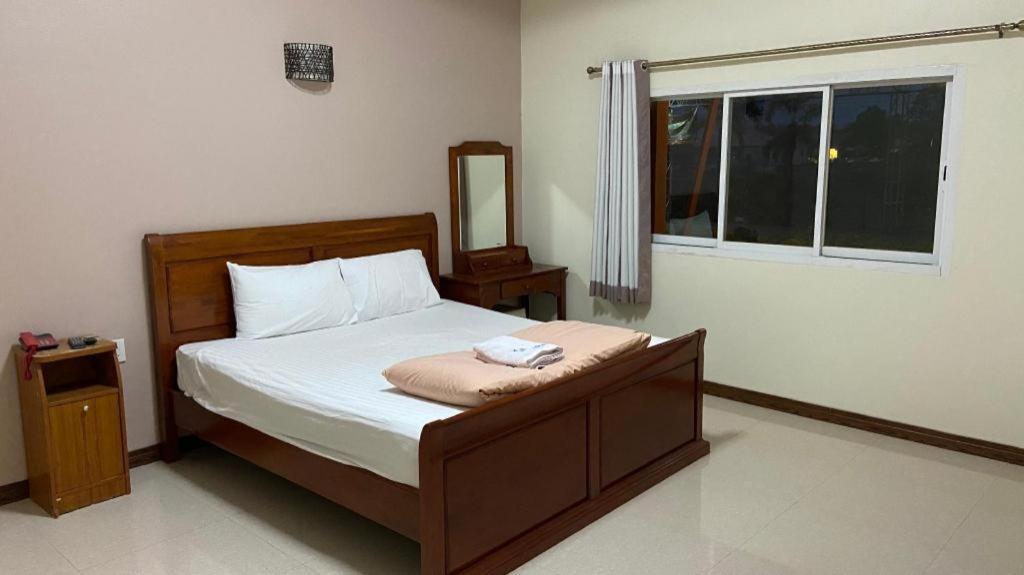 Prakaithong Hotel Amphoe Sawang Daen Din Extérieur photo