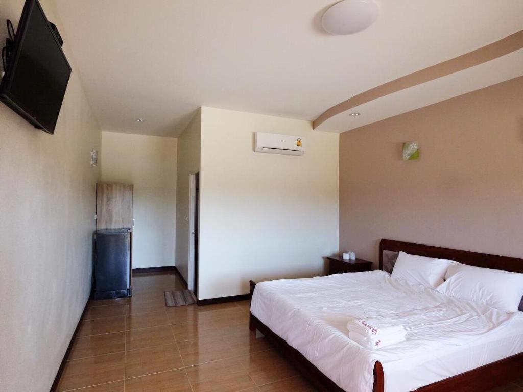 Prakaithong Hotel Amphoe Sawang Daen Din Extérieur photo