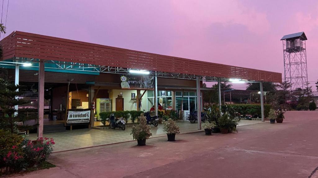 Prakaithong Hotel Amphoe Sawang Daen Din Extérieur photo