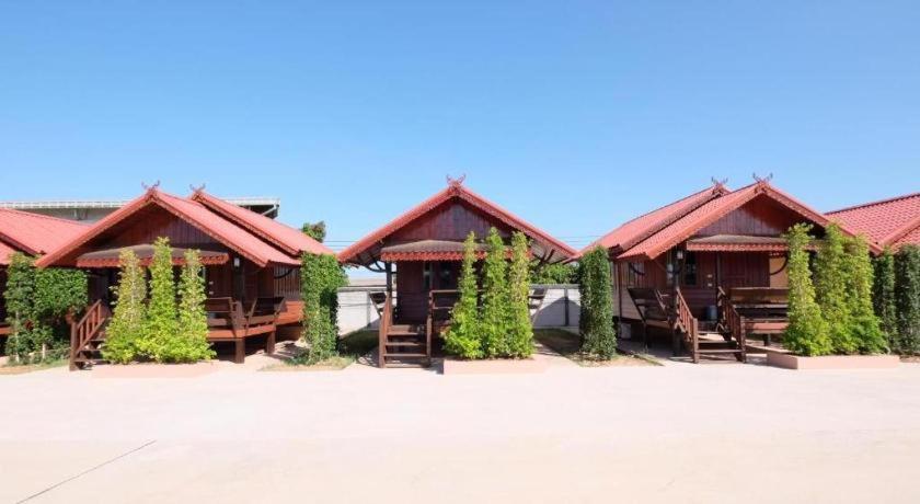 Prakaithong Hotel Amphoe Sawang Daen Din Extérieur photo